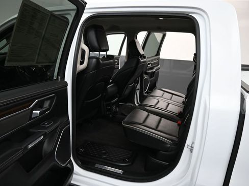 Used 2022 RAM 1500 Laramie AWD/4WD image 10