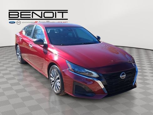 Used 2024 Nissan Altima 2.5 SV image 5