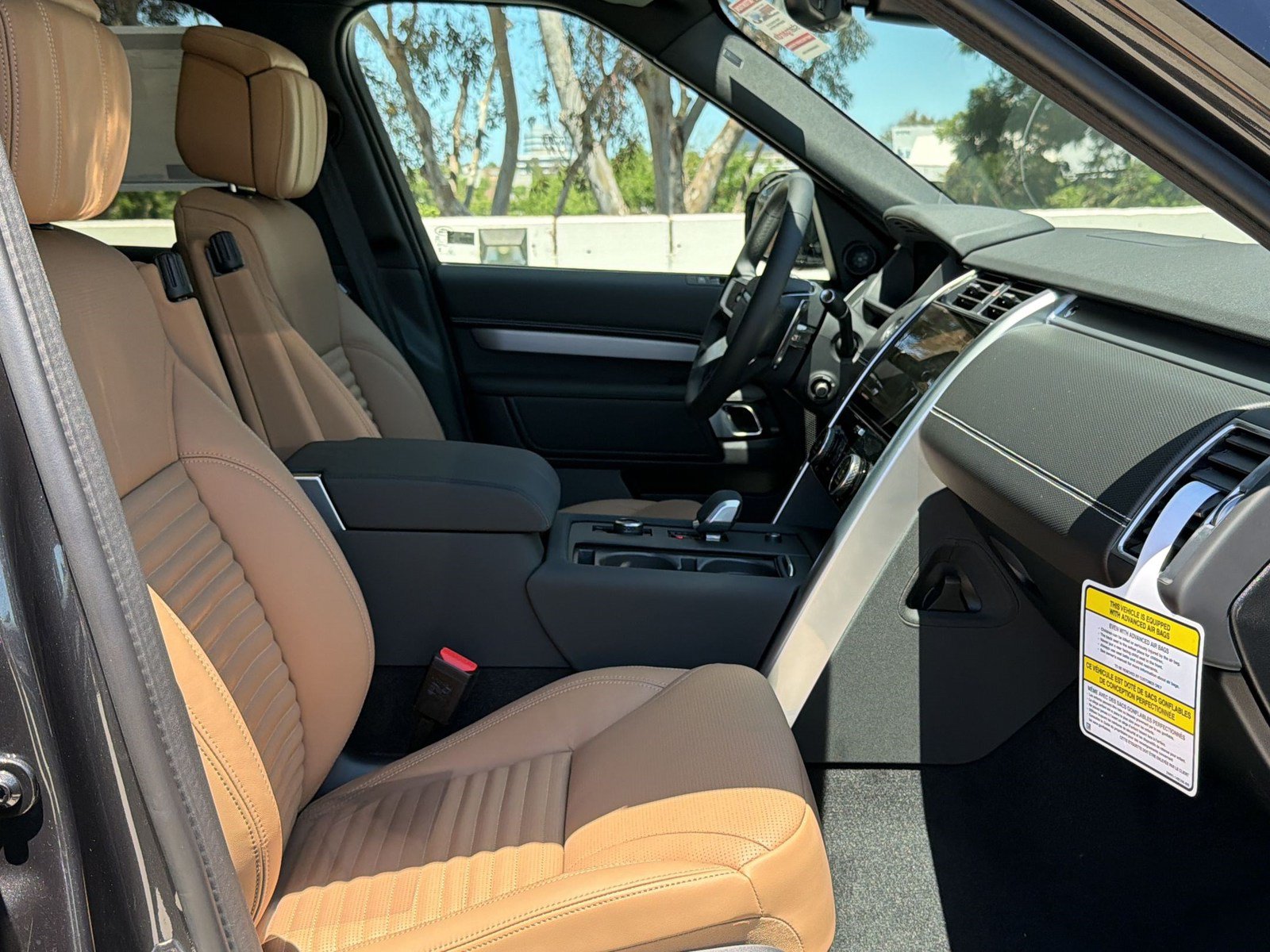 New 2026 Land Rover Discovery Limited Edition AWD/4WD image 25