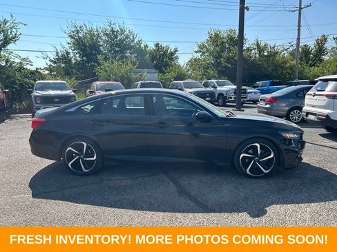 Used 2019 Honda Accord Sport image 2