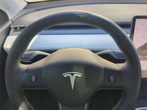 Used 2022 Tesla Model Y Performance image 29