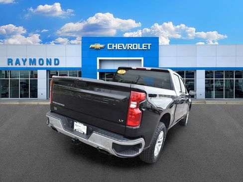 Used 2022 Chevrolet Silverado 1500 LT AWD/4WD image 3