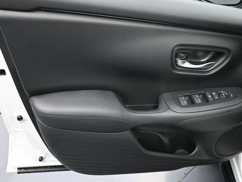 Used 2024 Honda HR-V LX image 12
