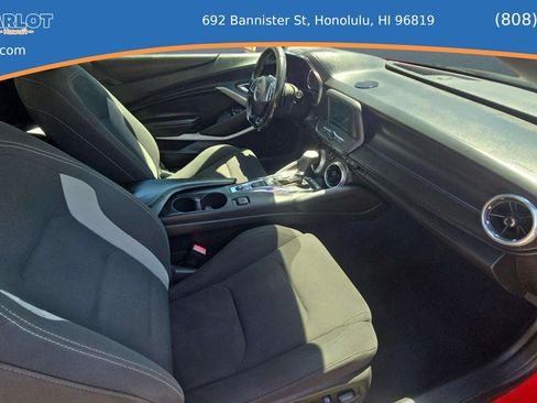 Used 2018 Chevrolet Camaro LT RWD image 10