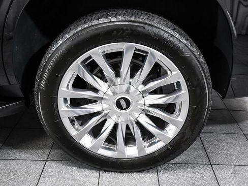Used 2023 Cadillac Escalade Premium Luxury AWD/4WD image 8