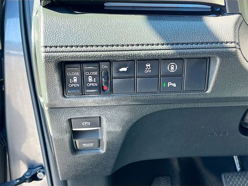 Used 2024 Honda Odyssey Touring image 8