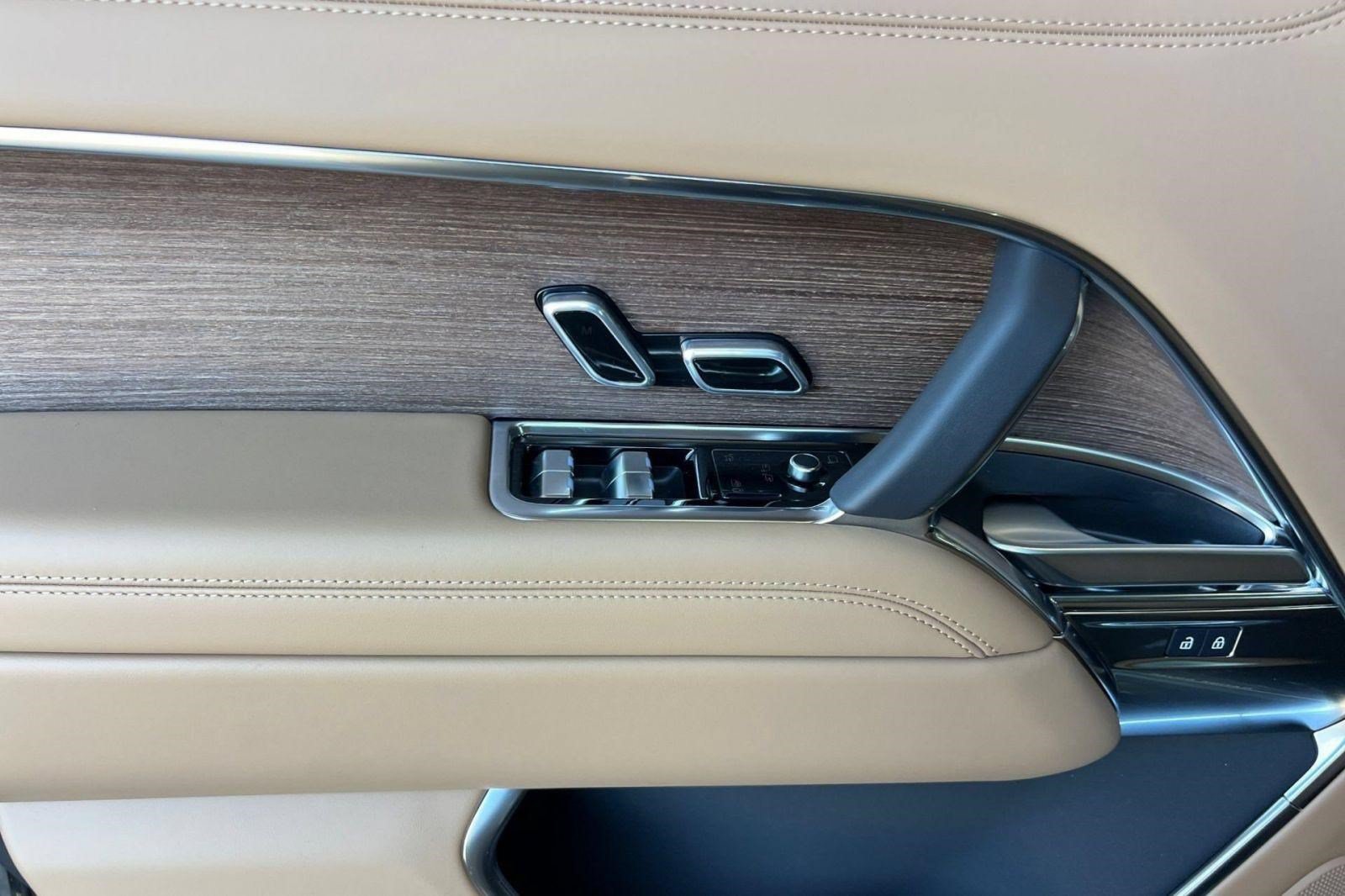 New 2026 Land Rover Range Rover SE AWD/4WD image 11