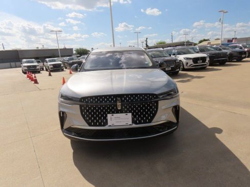 Certified 2025 Lincoln Nautilus Premier AWD/4WD image 4