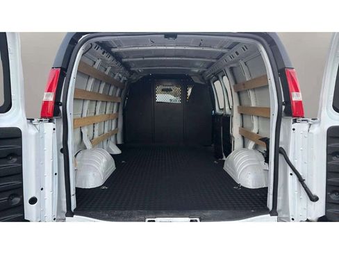 Used 2024 Chevrolet Express 2500 w/ Driver Convenience Package image 9