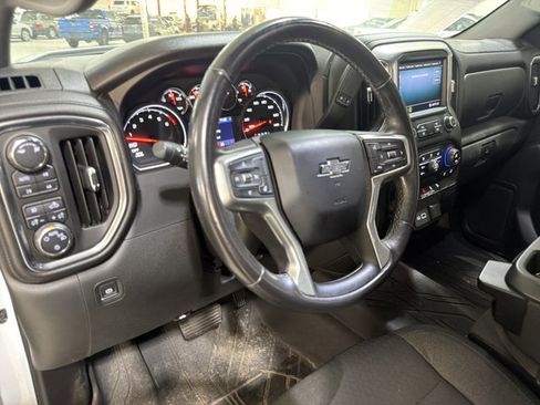 Used 2019 Chevrolet Silverado 1500 LT Trail Boss w/ Convenience Package AWD/4WD image 9