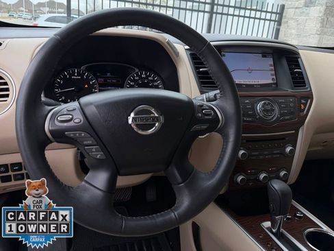 Used 2017 Nissan Pathfinder Platinum w/ Family Entertainment Package image 13