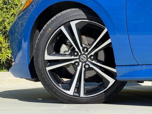 Used 2020 Nissan Sentra SR w/ Premium Package image 8