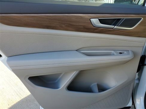 New 2026 Volkswagen Atlas SE image 14