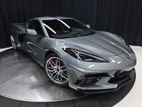 Used 2022 Chevrolet Corvette Stingray Preferred Cpe w/ Z51 Performance Package RWD image 49