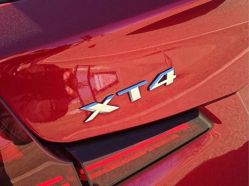 Used 2024 Cadillac XT4 Premium Luxury image 12