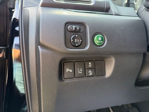Used 2017 Honda Pilot Touring image 28