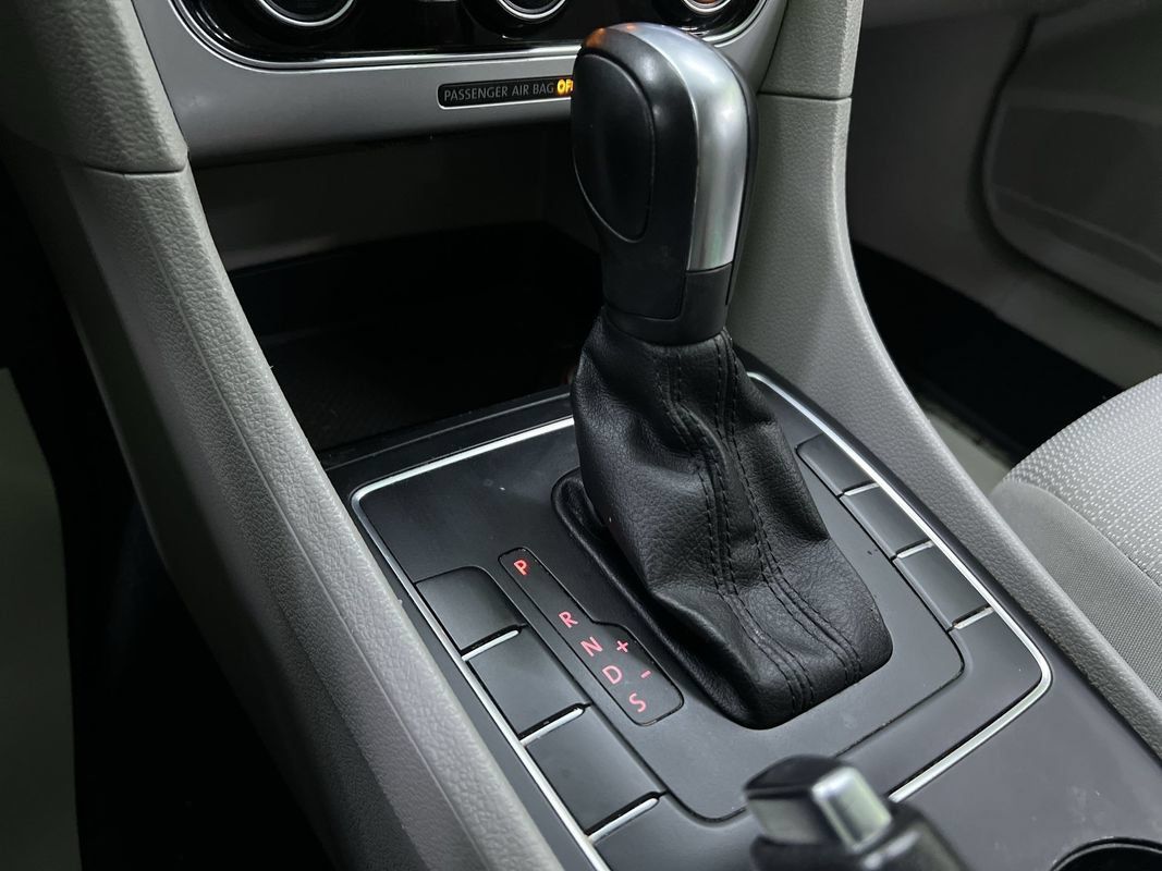 Used 2016 Volkswagen Passat 1.8T S FWD image 25