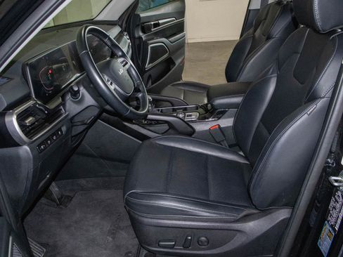 Used 2025 Kia Telluride S AWD/4WD image 8