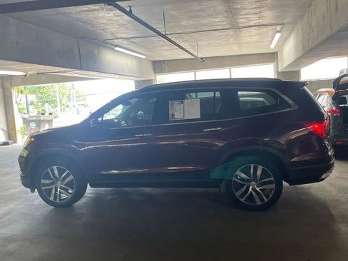 Used 2017 Honda Pilot Touring image 3