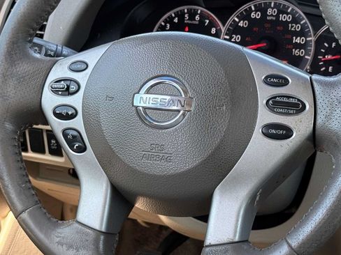 Used 2011 Nissan Altima 2.5 SL w/ Technology Pkg FWD image 19