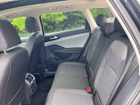 Certified 2023 Volkswagen Taos SE w/ Panoramic Sunroof Package FWD image 28