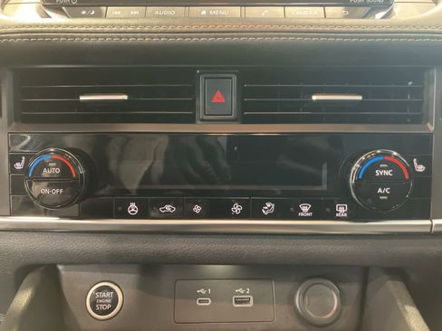 Used 2021 Nissan Rogue S image 17