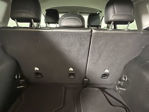 Used 2022 Jeep Compass Latitude FWD image 28