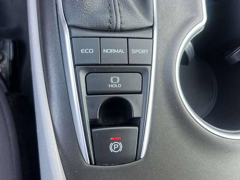 Used 2024 Toyota Camry LE AWD/4WD image 30