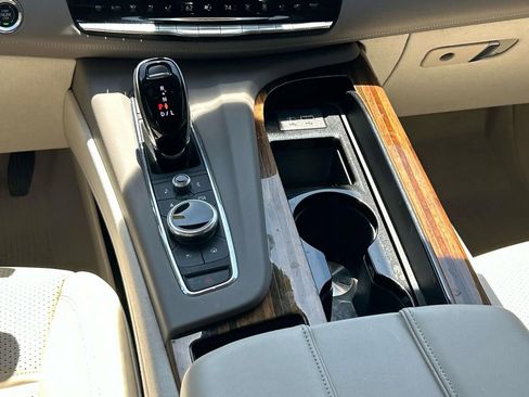 Used 2023 Cadillac Escalade Sport Platinum w/ Heavy-Duty Trailer Package AWD/4WD image 17