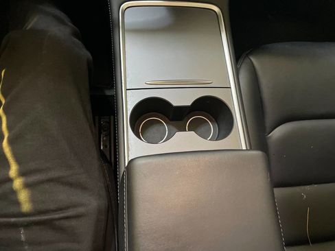 Used 2023 Tesla Model 3 Standard Range image 38