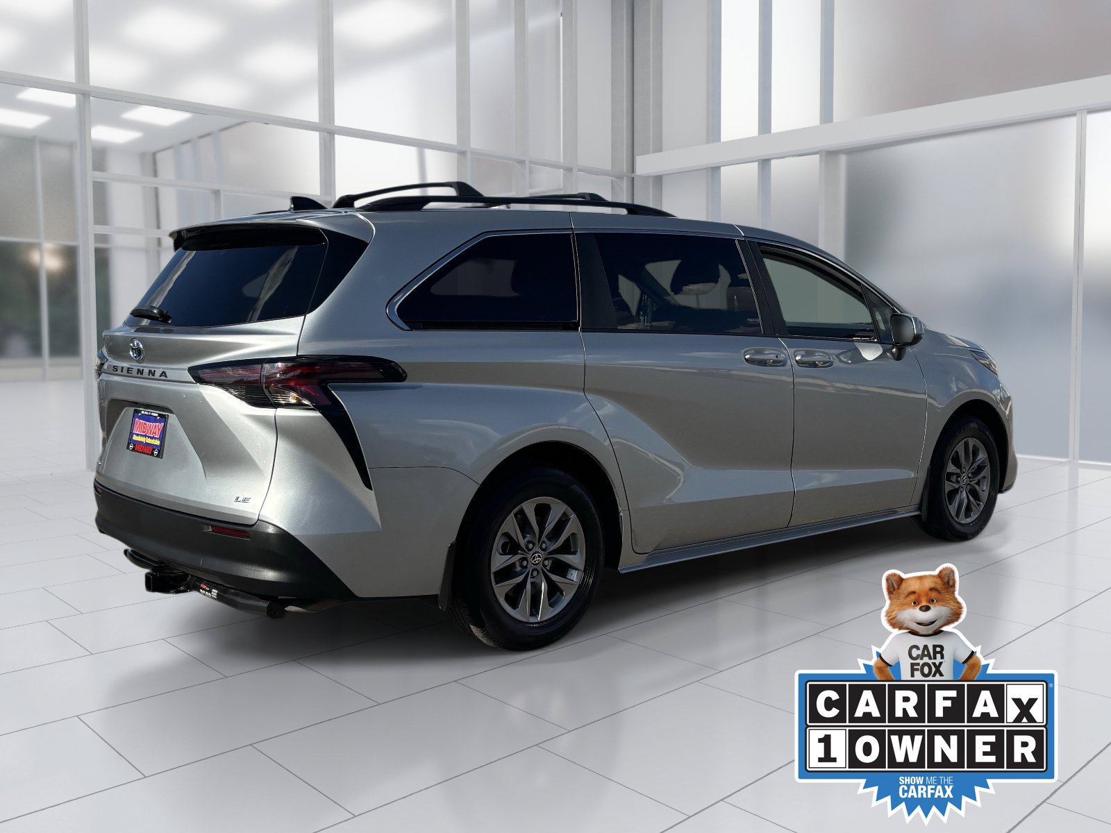 Used 2025 Toyota Sienna LE AWD/4WD image 6