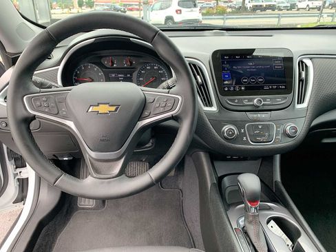 Used 2023 Chevrolet Malibu RS FWD image 19