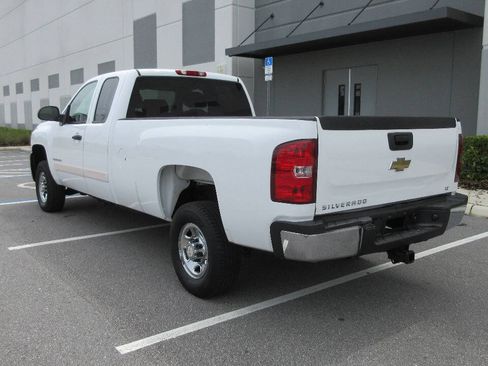 Used 2007 Chevrolet Silverado 2500 LT RWD image 3