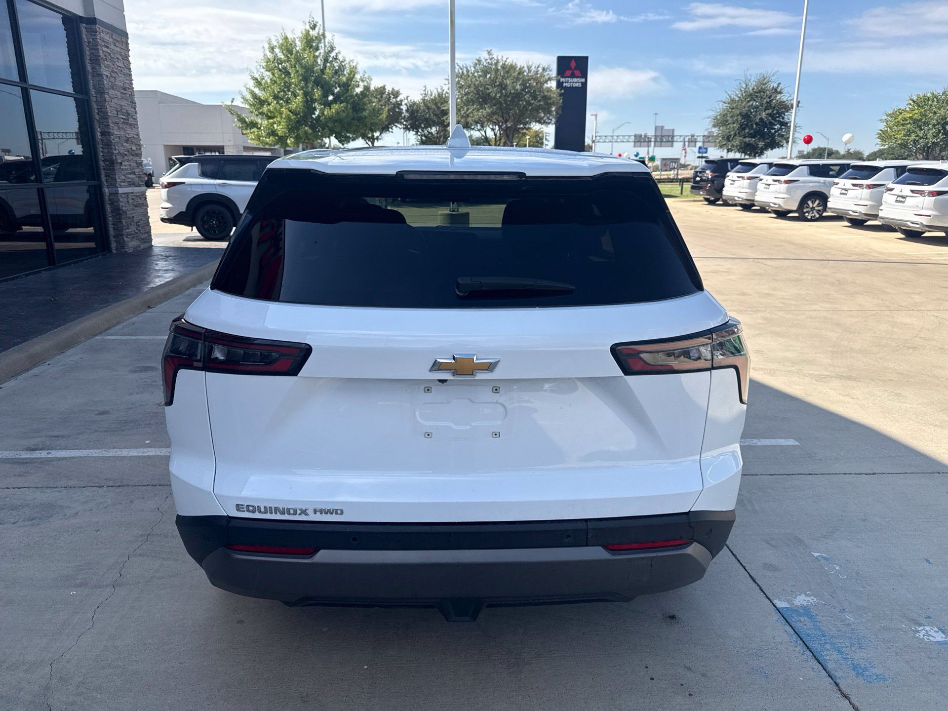 Used 2025 Chevrolet Equinox LT AWD/4WD image 4