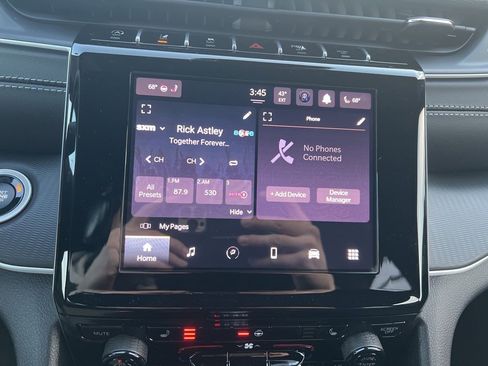 New 2025 Jeep Grand Cherokee Altitude image 29