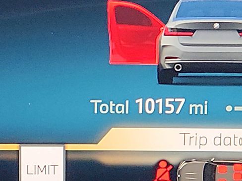 Used 2025 BMW 330i xDrive Sedan w/ Convenience Package image 18