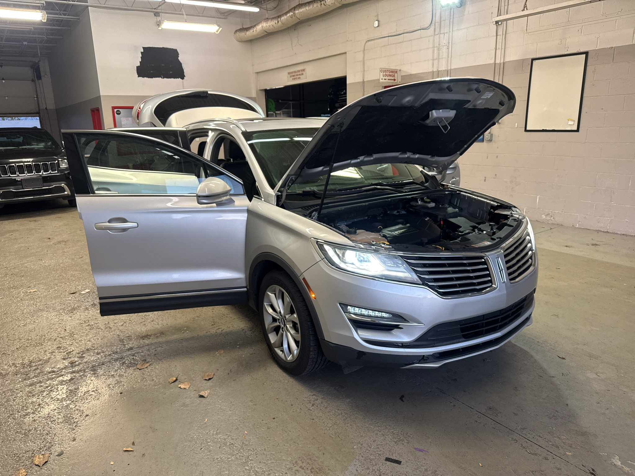 Used 2015 Lincoln MKC AWD w/ Equipment Group 101A Select image 9