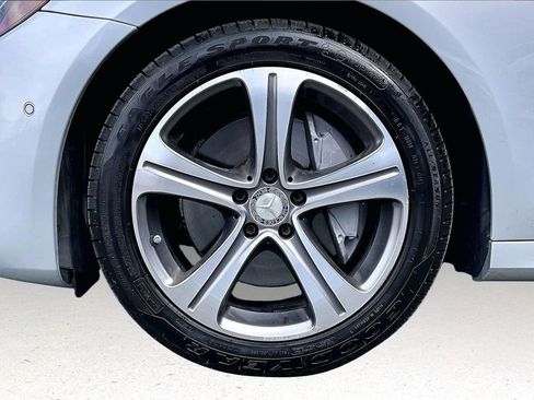 Used 2017 Mercedes-Benz E 300 4MATIC image 33