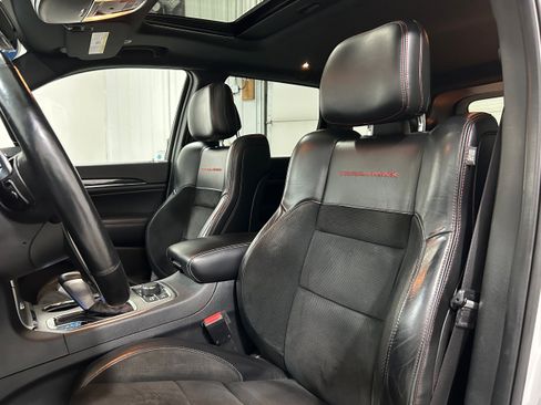 Used 2017 Jeep Grand Cherokee Trailhawk AWD/4WD image 27