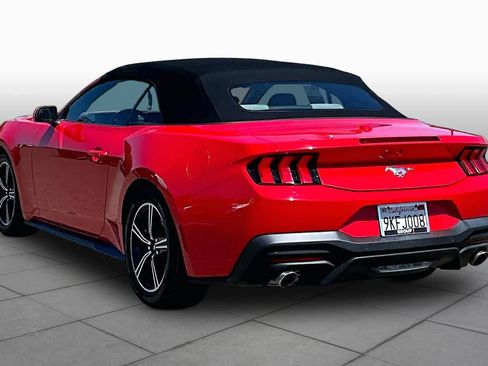 Used 2024 Ford Mustang Convertible RWD image 11