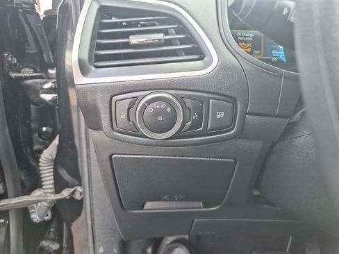 Used 2024 Ford Edge SE w/ Black Appearance Package image 19