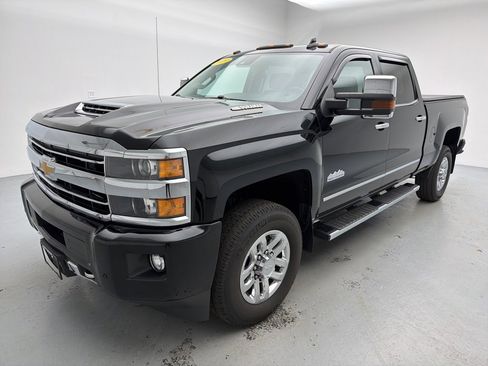 Used 2019 Chevrolet Silverado 3500 High Country w/ Duramax Plus Package image 6