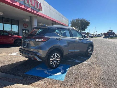 Used 2024 Nissan Kicks SV image 5