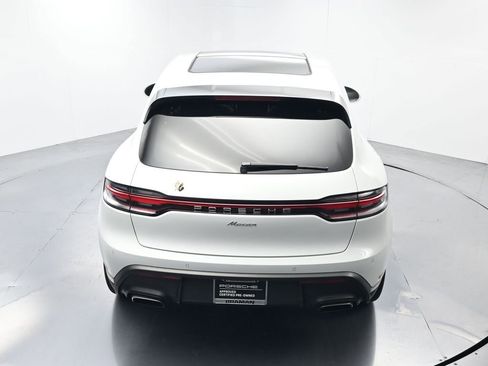 Certified 2025 Porsche Macan AWD/4WD image 39