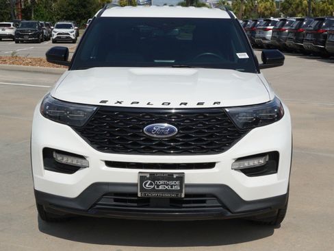 Used 2022 Ford Explorer ST-Line AWD/4WD image 2
