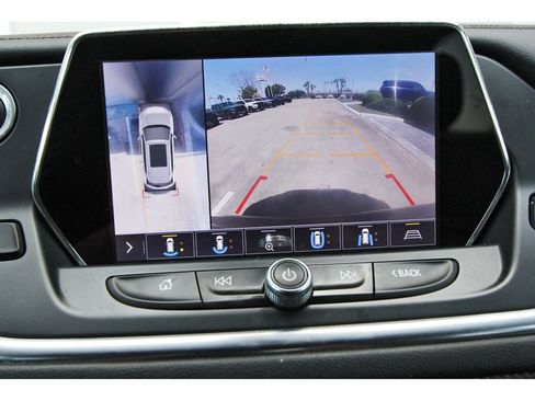 Used 2019 Chevrolet Blazer Premier w/ Sun and Wheels Package FWD image 23