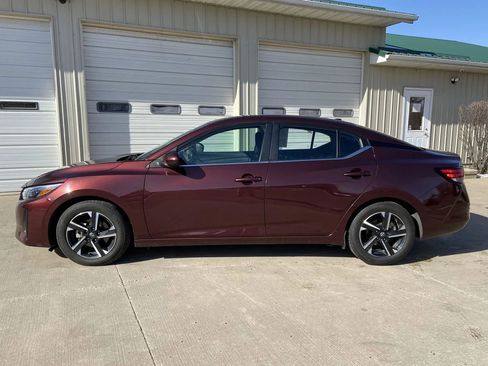 Used 2024 Nissan Sentra SV image 4