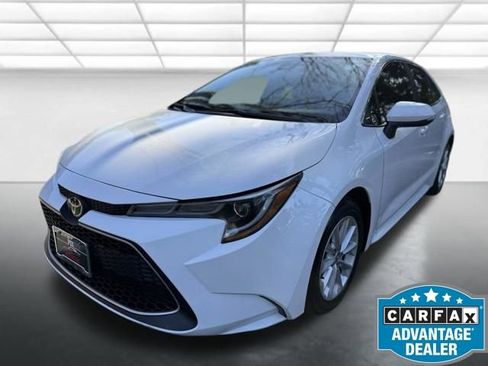 Used 2022 Toyota Corolla XLE image 1