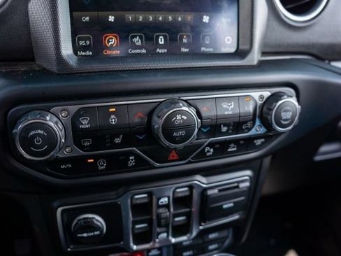 Used 2020 Jeep Gladiator Rubicon AWD/4WD image 23