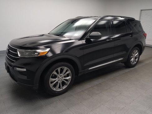 Used 2020 Ford Explorer XLT w/ Equipment Group 202A RWD image 2